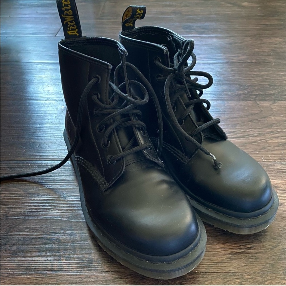 Dr. Martens: 6-Eye Black Stitch Smooth Leather Ankle Boots - Women’s 6
